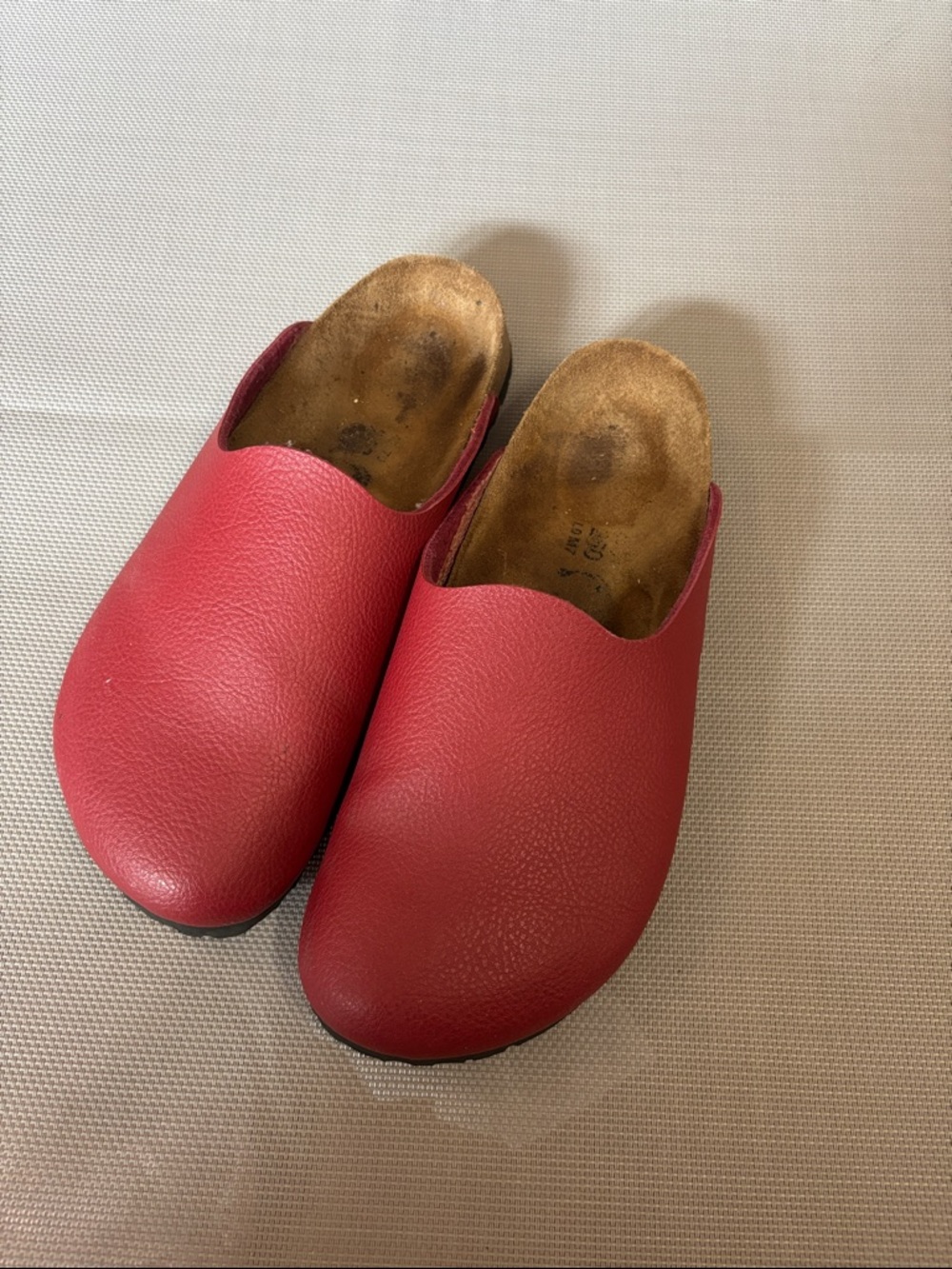 Birki’s sz 40 Red Leather Cork bed clogs sz 9